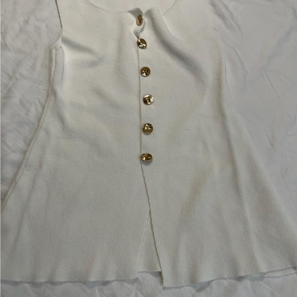 Tops - Chic White Sleeveless Knit Top with Gold Buttons